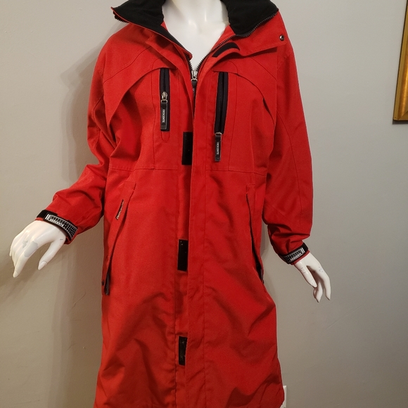 DESCENTE WOMEN'S RED SKI/WINTER JACKET! - Picture 1 of 9